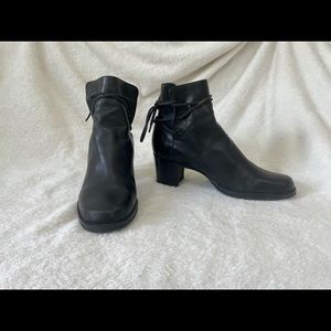 Black leather ankle boots size 7